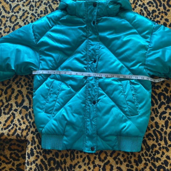 Pretty Little Things Green Satin Quilted Cuff Hem Puffer Jacket removable hood 6 - Picture 12 of 16